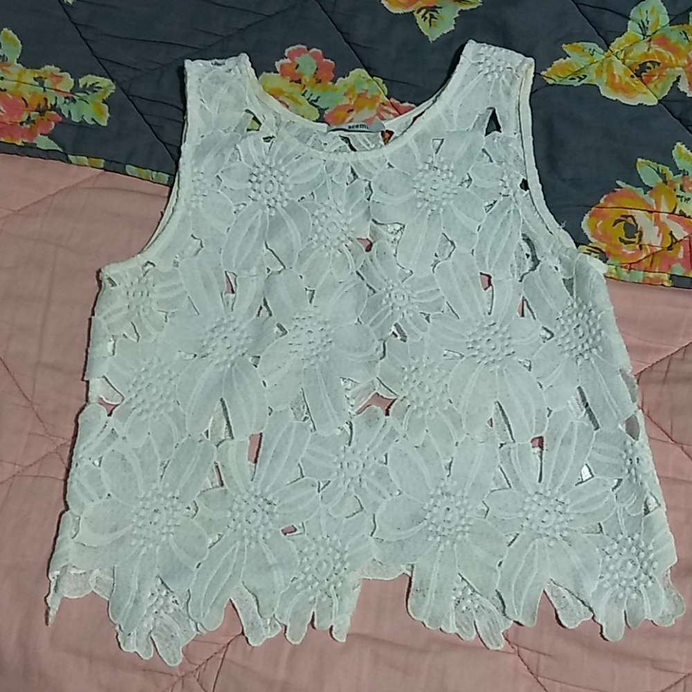 Acimi cropped white top
